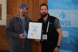 Darren McDonough, 2017 Gerald Samuel Operator of Year Award from AWWOA Chair Ryan Ropcean